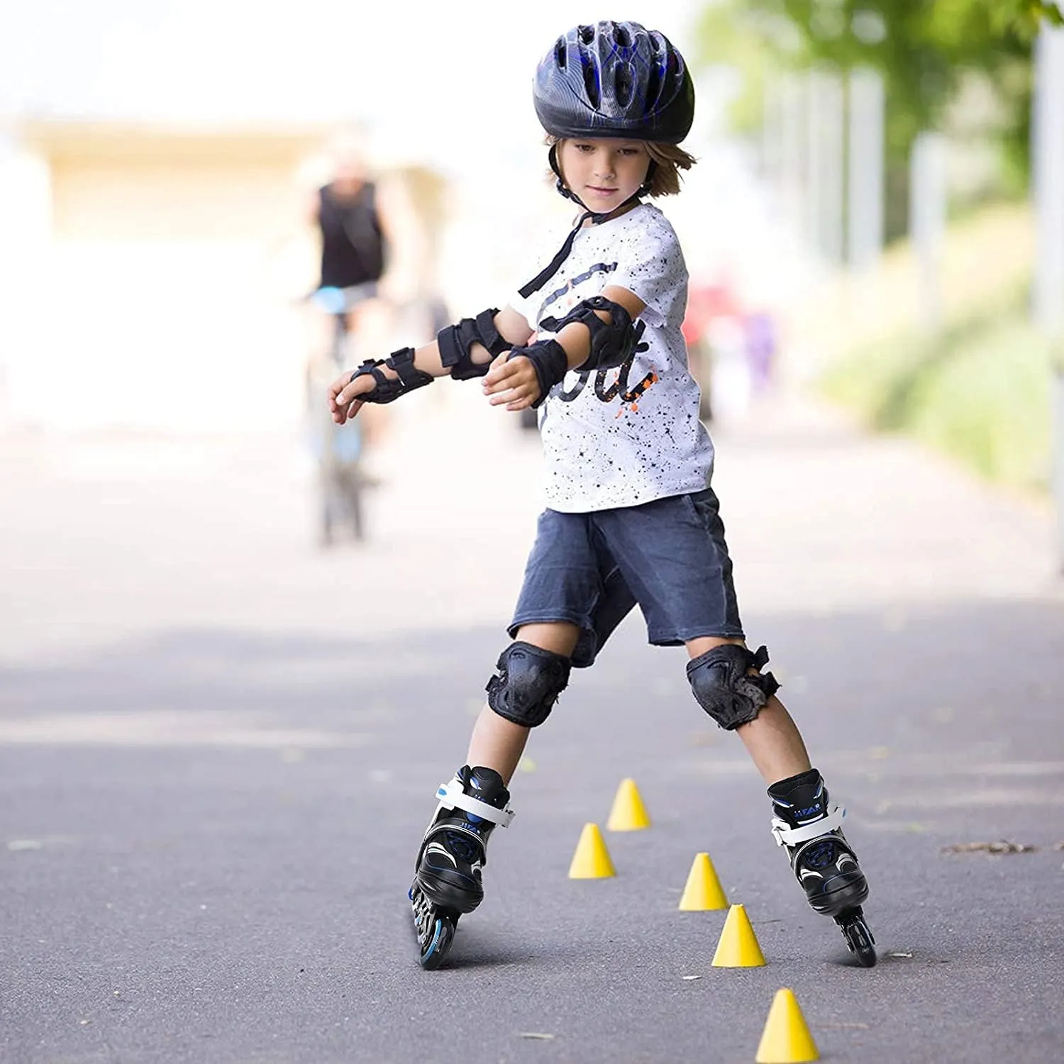 4 Size Adjustable Inline Skate for Kids,Children's Inline Skates with Light Up Wheel,Outdoor Illuminating Roller Skates for Girls,Boys and Beginners