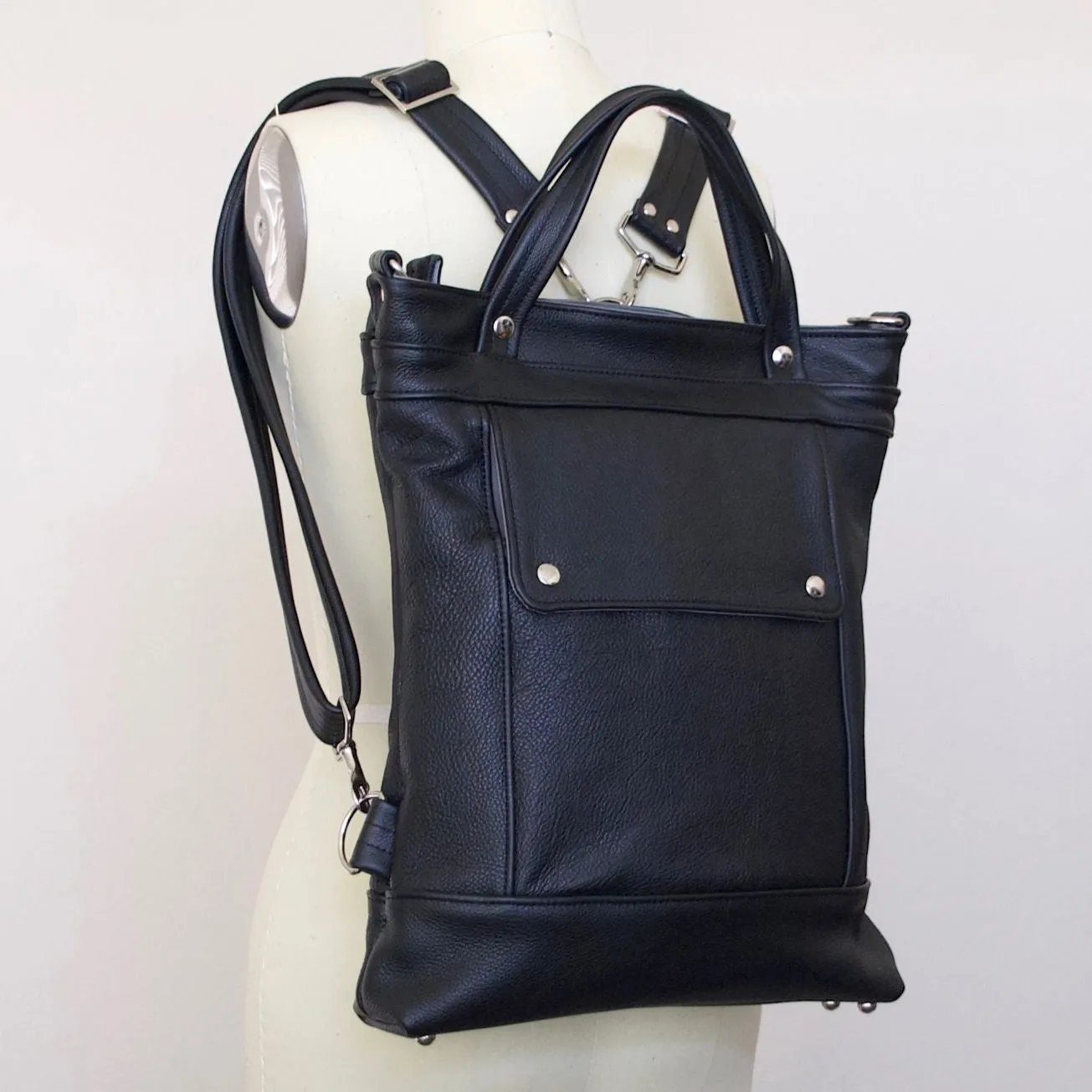 Briefcase in Onyx, Backpack Convertible