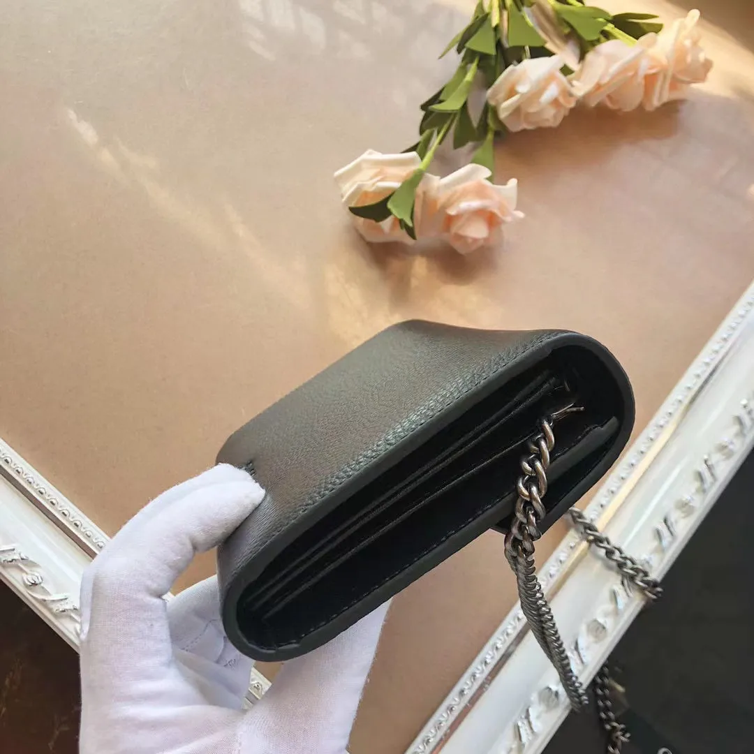 GC413 Wallet on the Chain / 7.9x5.3x1.6inch